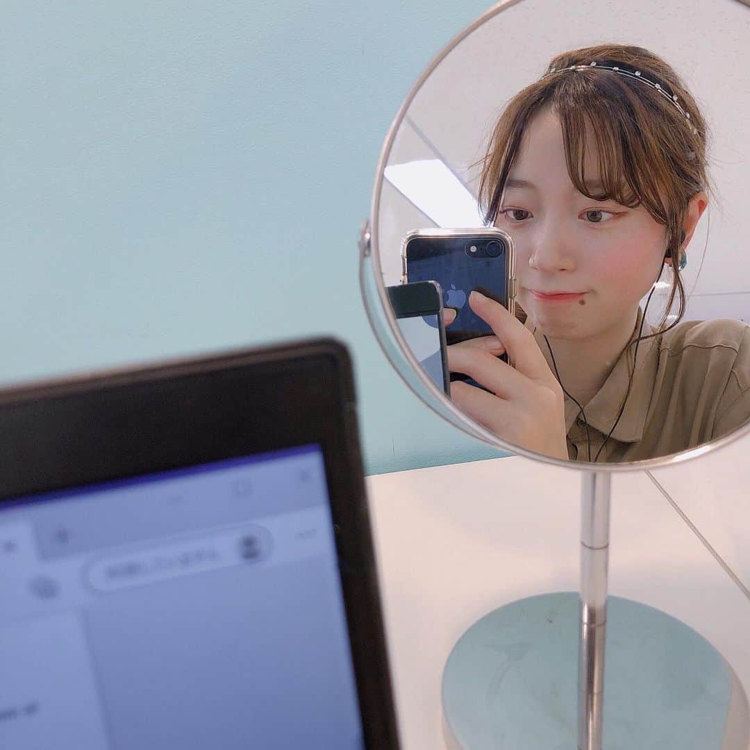江蔵瑠美のインスタグラム：「イヤリング友達の手作り…♡ テスト期間頑張ります⚐ﾞ」