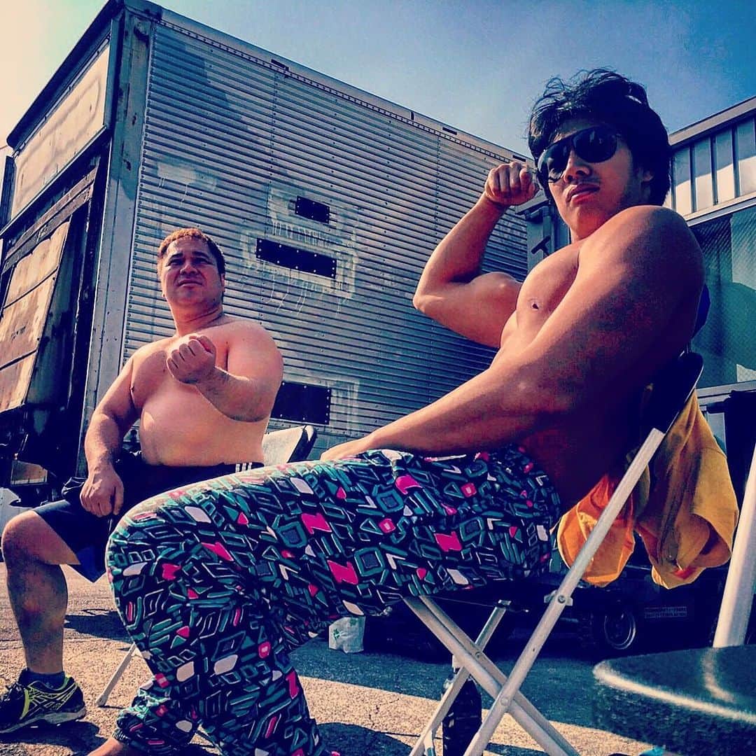 竹下幸之介のインスタグラム：「4years ago. We are Happy Motel.  #wrestling #motel #chill」