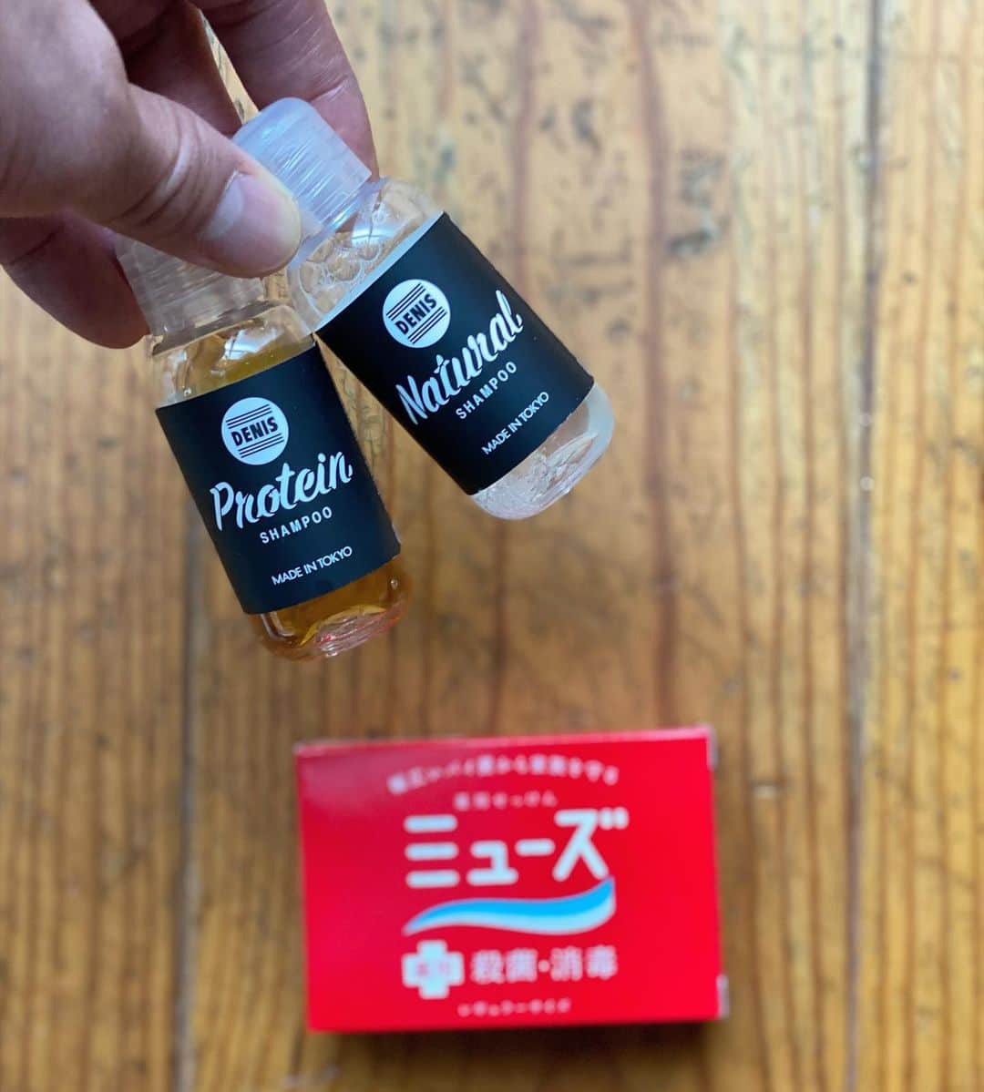 宇野薫のインスタグラム：「旅のシャンプーと石鹸(シンガポール🇸🇬編)  #denis_tokyo #miyashitapark #薬用石鹸ミューズ」