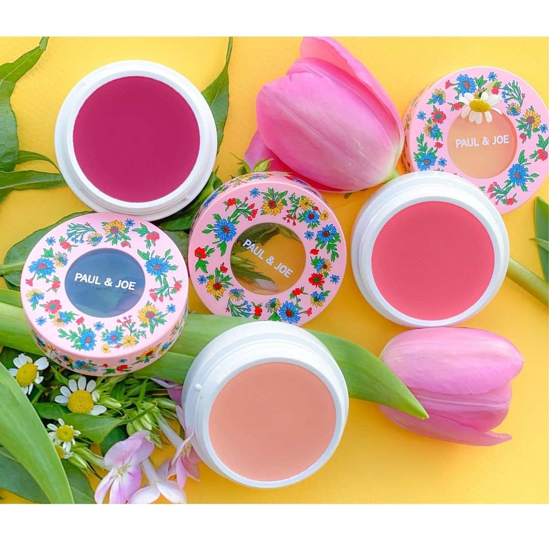 のインスタグラム：「・ Today is Lichun, which traditionally signifies the beginning of spring in East Asian cultures!  To start of spring, we want to get happy and dewy with our vibrant limited edition Gel Blush♪  This water-based blush gives the complexion a natural flush so you can glow from within and welcome spring with a radiant charm.  ■Gel Blush Limited Edition  3 shades  〈Available now〉  今日は立春🌸  春の始まりには、 幸福そうに艶めく頬を演出して happyを取り込みましょう♪  内からにじみ出たような自然な血色感を与え あなたの笑顔をより一層しあわせそうに 演出します  ■ジェル ブラッシュ  全3色　各3,300円（税込） 〈店頭とオンラインショップで発売中〉 #PaulandJoe #paulandjoebeaute #ポールアンドジョー #rouge #liquidrouge #lipstick #springcollection #spring #springmakeup #beautiful #beauty #instagood #instabeauty #ジェルチーク #チーク #春メイク #春コスメ #スプリング #うるおい #美容 #美肌  #コスメ垢 #デパコス #マスクメイク」
