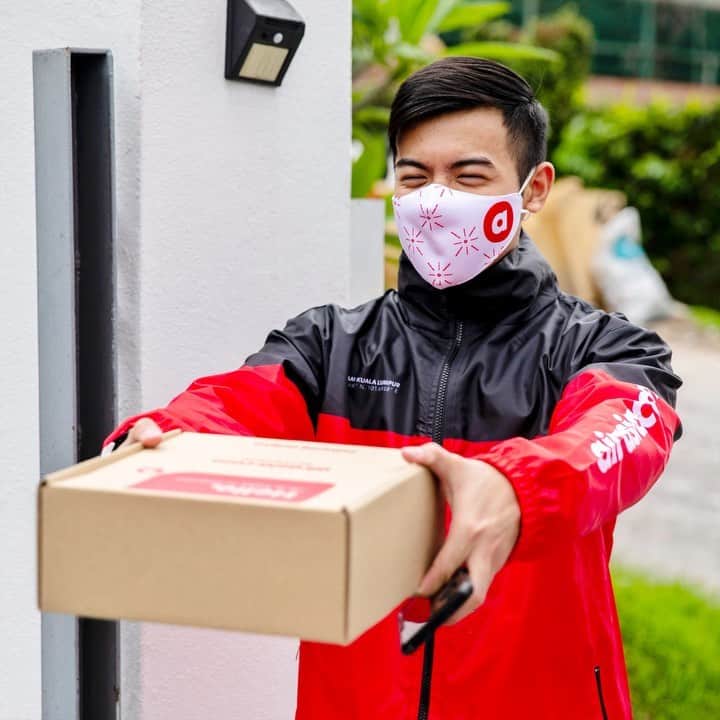 エアアジアのインスタグラム：「🍊 2021 OXpicious New Year 🍊   What will the Year of the Ox bring you? Screenshot to see what your fortune is. Let's manifest days filled with luck. Till we can travel again, please stay safe and indulge in home deliveries! Go red with airasia, the Asean Super App.」