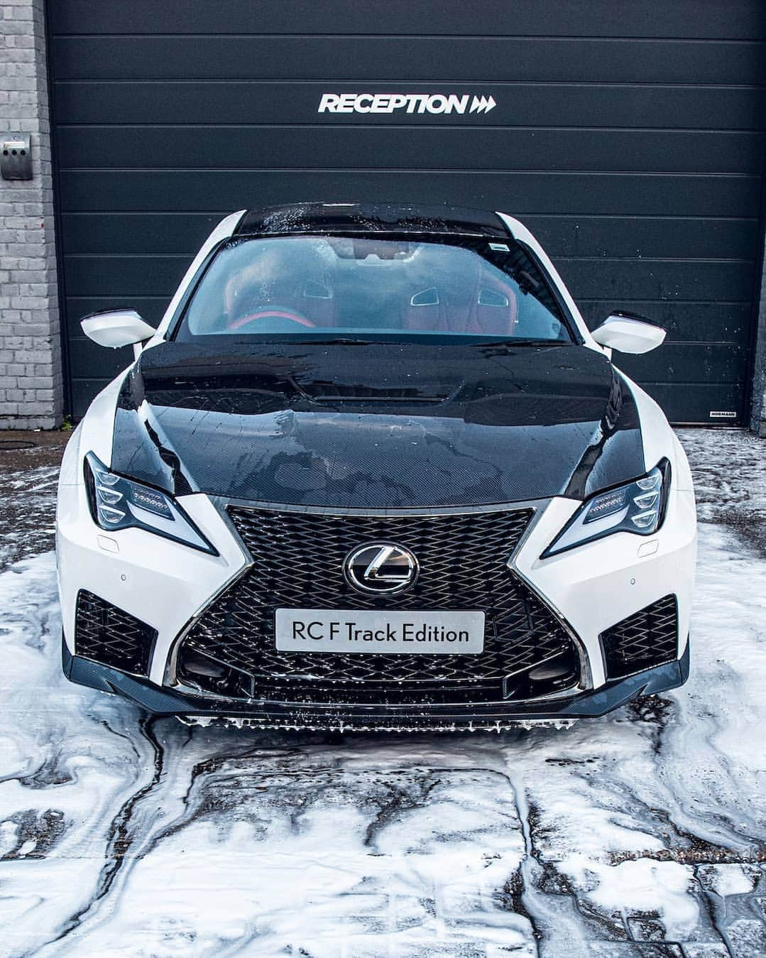 Lexus UKさんのインスタグラム写真 - (Lexus UKInstagram)「As soon as the one-off #LexusRCF Track Edition ‘Hakuji’ arrived, we arranged for the specialists at @CreativeFXPPF to cover the body in high-quality protective film.  Before the wrap could be applied, the car was given a thorough clean with pH neutral chemicals.  Click the link in our bio for more on how we protected this unique car's paintwork.  Photo credit: @Jayson.Fong  #Design #CarDesign #LexusPerformance #Automotive #Lexus #LexusF #CarsofInstagram #Performance #Detailing @CreativeFXWraps」2月3日 18時05分 - lexusuk