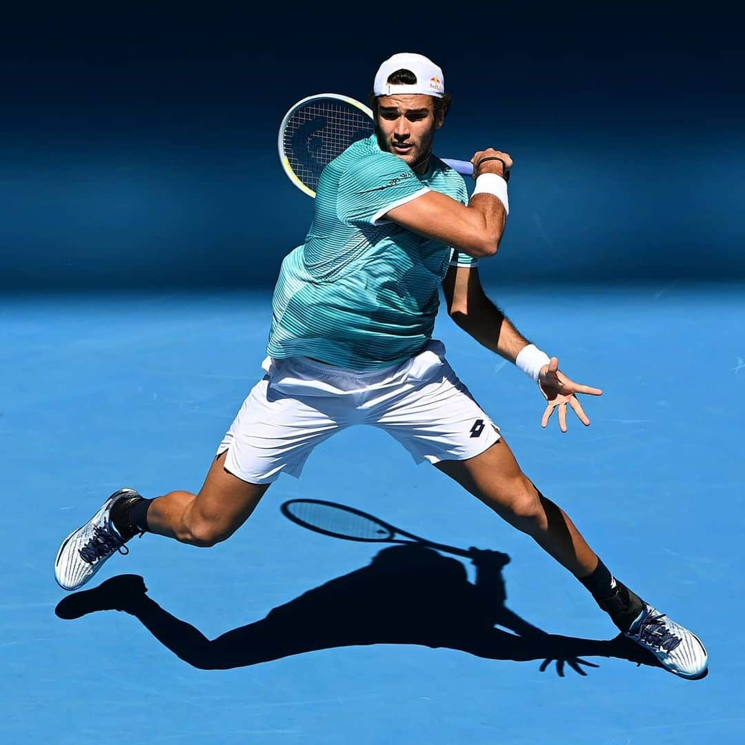 マッテオ・ベレッティーニさんのインスタグラム写真 - (マッテオ・ベレッティーニInstagram)「It’s a special feeling having the team on-court with you. Enjoyed that one today. Semis on Friday 🇮🇹 - @atptour @atpcup」2月3日 18時10分 - matberrettini