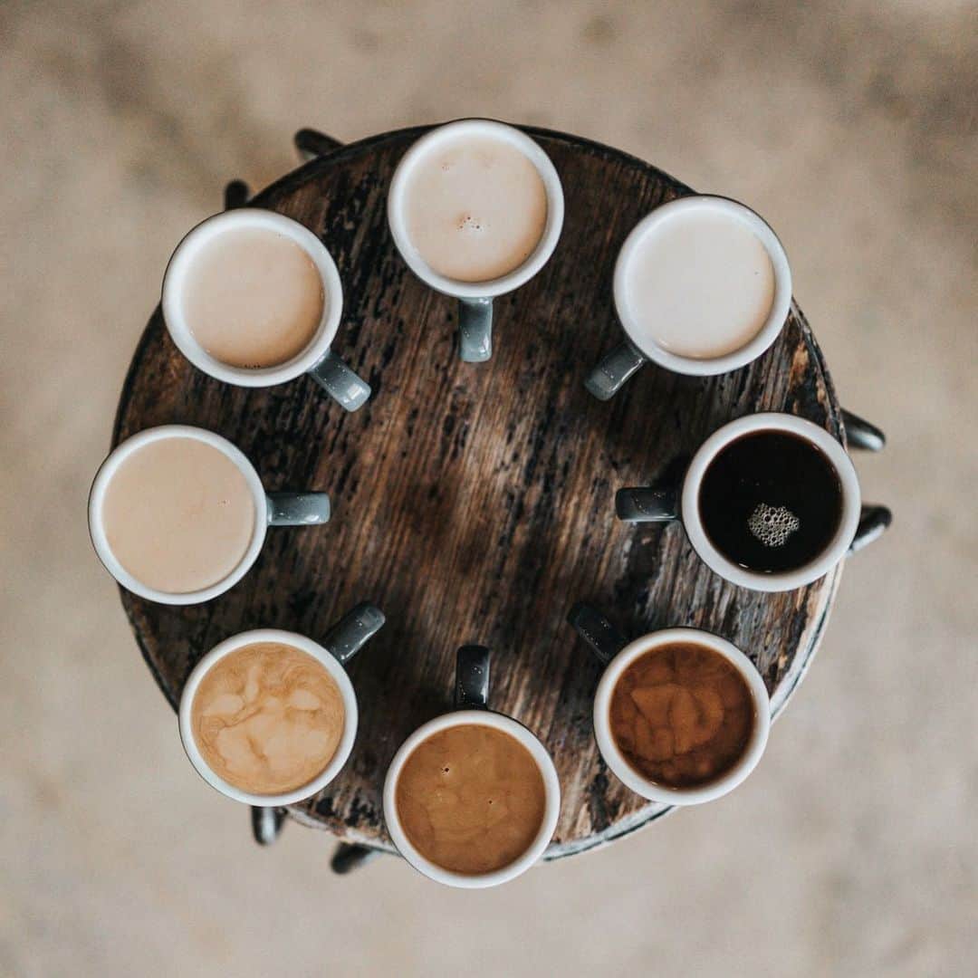 De'Longhi Sverigeのインスタグラム：「Latte-lover? Kaffe med mjölk? Koffeinfritt? Cappucino? Vilket är din kaffefavorit? ☕️ #delonghi #seriousaboutcoffee #kaffekärlek #coffeelove」