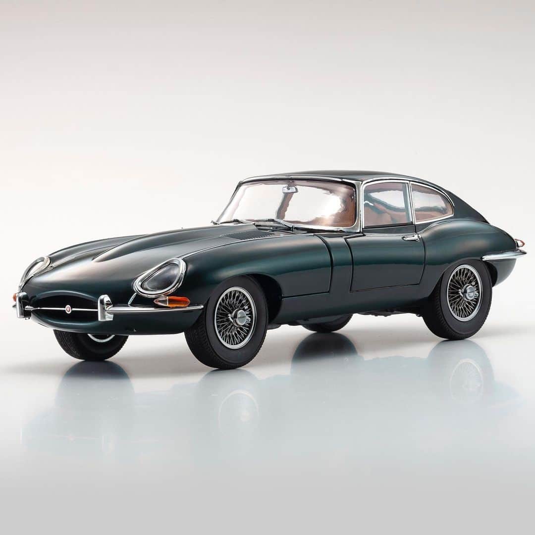 kyosho_official_minicar toysさんのインスタグラム写真 - (kyosho_official_minicar toysInstagram)「. KYOSHO ORIGINAL 1/18 Jaguar E-Type  #kyosho #minicar #diecastcar #jaguar #etype #etypejaguar #jaguarclassic #carsofinstagram  #carburetor #vintage #classiccar #imports #carcollection #carlifestyle #118scale  #ミニカー #ジャガー #ジャガーeタイプ #クラシックカー #京商  www.kyosho.com」2月3日 18時30分 - kyosho_official_minicar_toys