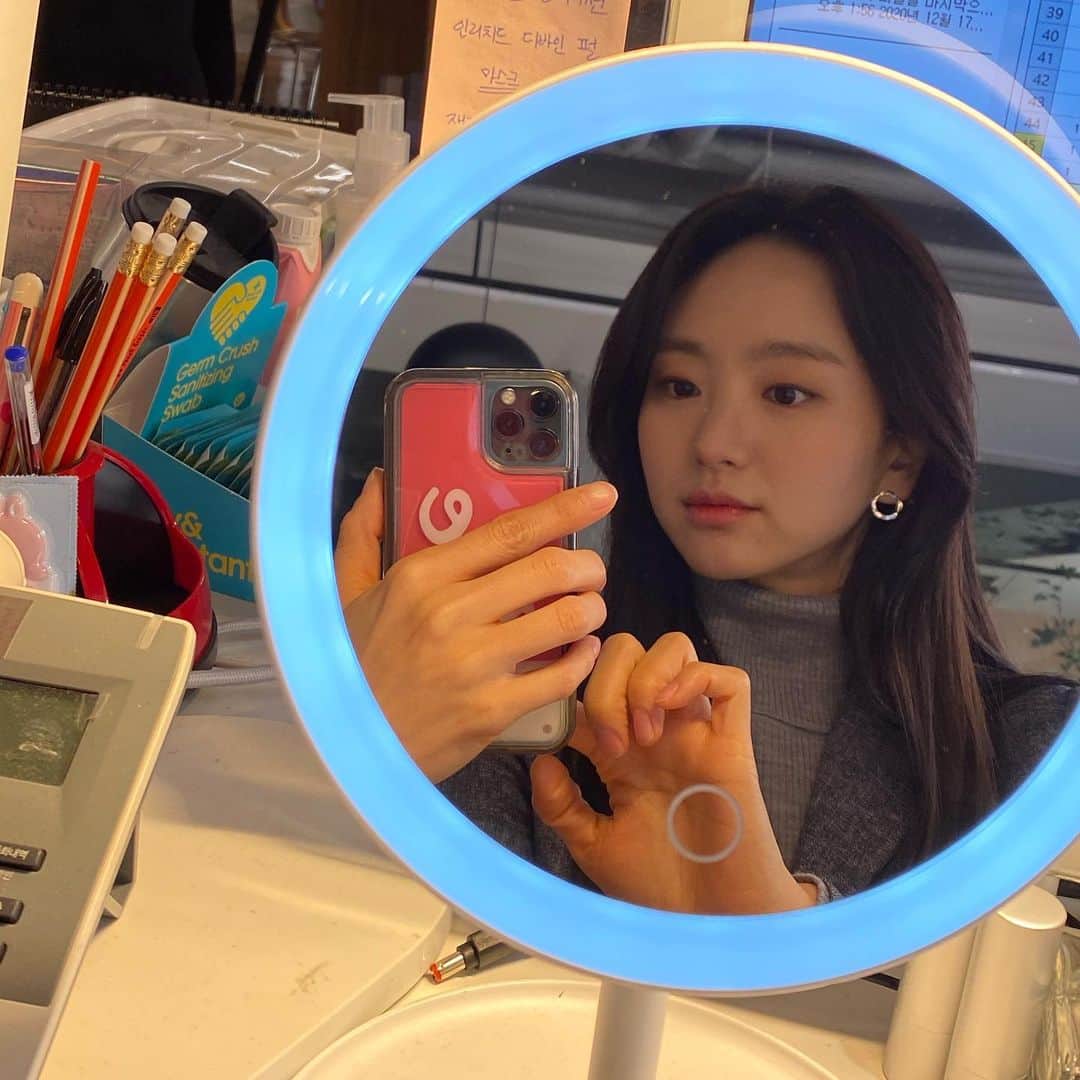 ウォン・ジナのインスタグラム：「사무실 출근하는 날!」