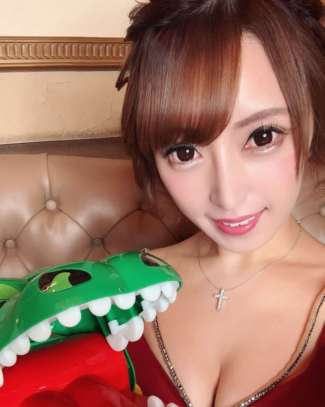 みくるんさんのインスタグラム写真 - (みくるんInstagram)「このワニワニパニックが目に入らぬか🐊💖  #メイドカフェ#プティパルフェ#住吉#アールズカフェ#錦#キャバクラ#名古屋#YouTube#17#ワニワニパニック」2月4日 3時58分 - milkurumin123