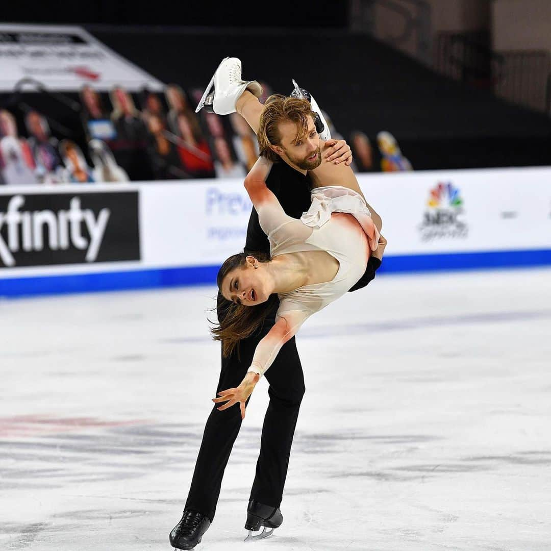 ケイトリン・ホワイエクさんのインスタグラム写真 - (ケイトリン・ホワイエクInstagram)「We’re soaring... flying... (🔟 pts if you finish the lyrics...) ⭐️  . Happy National Girls and Women in Sports Day! Let’s continue to smash boundaries and limits within sports and show just all we are capable of! 💪🏼  . . #nationalgirlsandwomeninsportsday #womeninsports #womensupportingwomen #womenempowerment #sports #athlete #figureskating #skating #iceskating #icedancing #skater #iceskater #figureskater #icedancer #skate #iceskate #figureskate #icedance #teamusa #usfigureskating #womenssportsfoundation #wsf #iceacademyofmontreal」2月4日 4時11分 - kait_hawayek