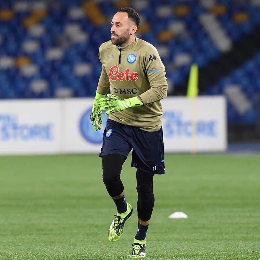 SSCナポリさんのインスタグラム写真 - (SSCナポリInstagram)「🔥 In campo per il riscaldamento pre #NapoliAtalanta 🏆 #CoppaItalia  💙 #ForzaNapoliSempre」2月4日 4時27分 - officialsscnapoli