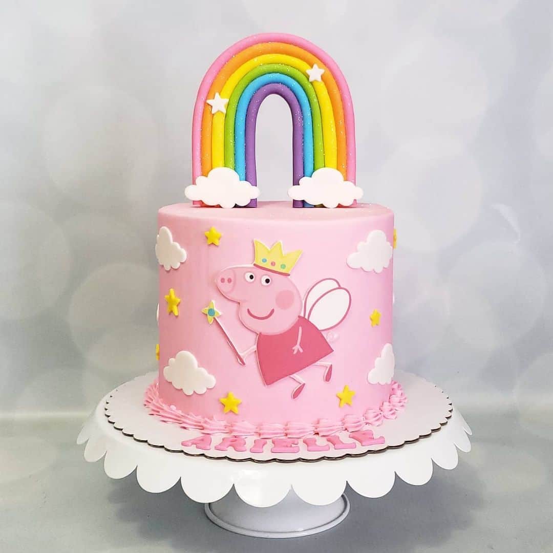 Honey Bee Cakesのインスタグラム：「Peppa Pig Cake」