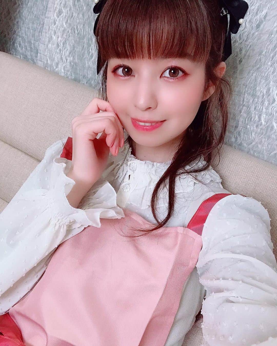 春奈るなのインスタグラム：「今日は撮影でした〜☺️✨✨ 久しぶりにエプロン着た😌💜  #apron」