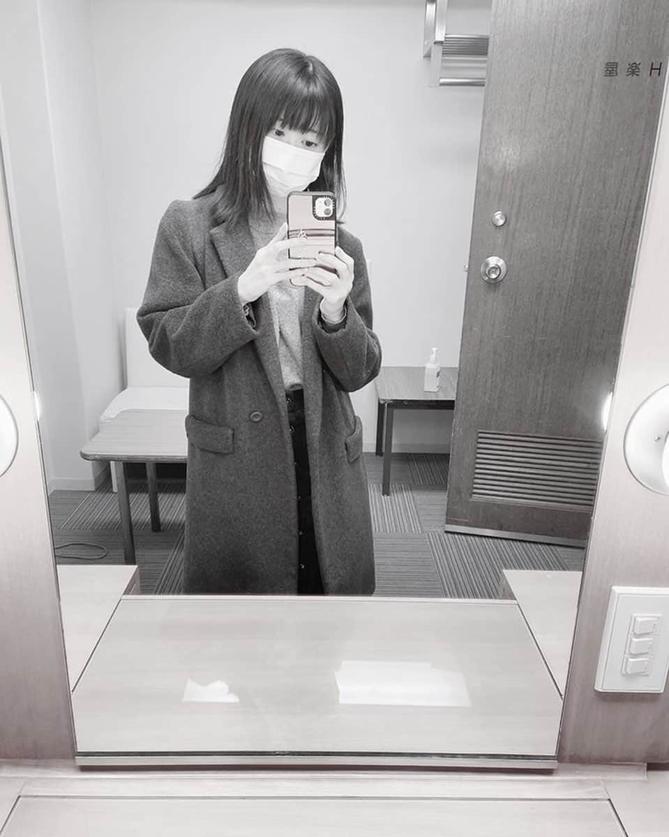 唯月ふうかさんのインスタグラム写真 - (唯月ふうかInstagram)「「屋根の上のヴァイオリン弾き」 本日劇場入りしましたー🎻  「生きる」ぶりの日生劇場さん。 そして偶然にも同じ楽屋。 お光、おさち、トヨ、一枝、ホーデル全部同じ楽屋で変身しております😚  この偶然が、なんだか凄く嬉しいな( ᵕᴗᵕ )✨ 明日の場当たりも頑張ります！！  #ミュージカル #屋根の上のヴァイオリン弾き #日生劇場  #お光 #おさち #トヨ #一枝 #ホーデル  #全部同じ楽屋を使わせて頂いてます #偶然同じ #嬉しい偶然 #唯月ふうか」2月3日 20時42分 - fuka_yuduki