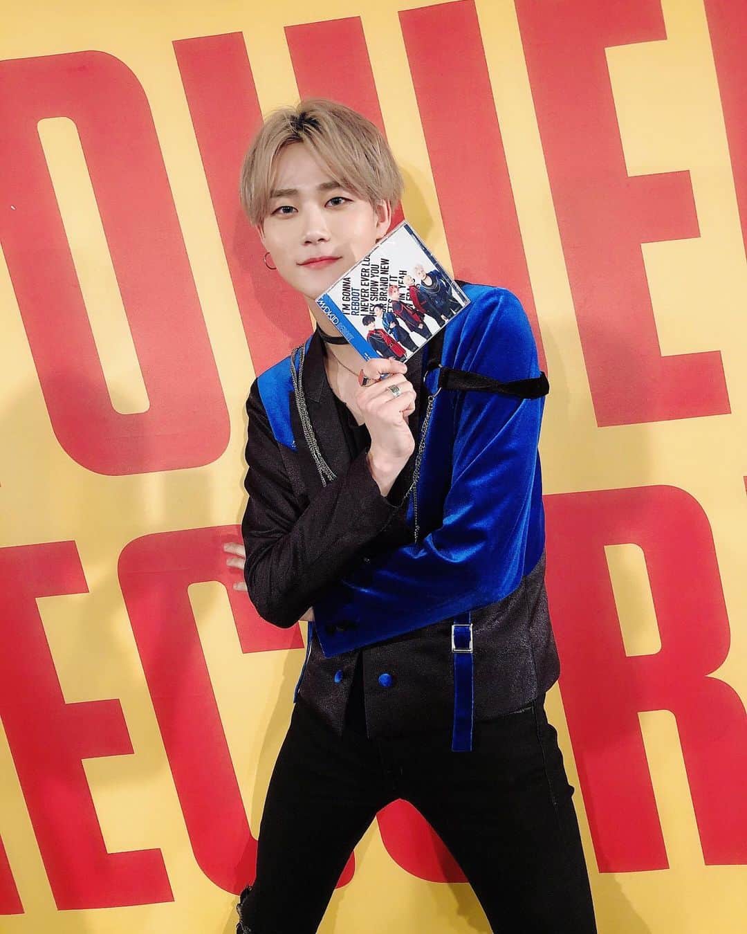 YUKIさんのインスタグラム写真 - (YUKIInstagram)「いろんなことを乗り越え、今日リリースすることができました CDを買わない時代であっても、こうやって自分達の想いを載せた版が出ることは、アーティストとしてとて毎回嬉しく思います。 この一枚を皮切りに今年も頑張ります☺︎  Our first E.P[Reboot] was released today. Thank u 4 supporting at this difficult time. I’m gonna work hard this year too <3」2月3日 20時55分 - zeeeeero_yuki_