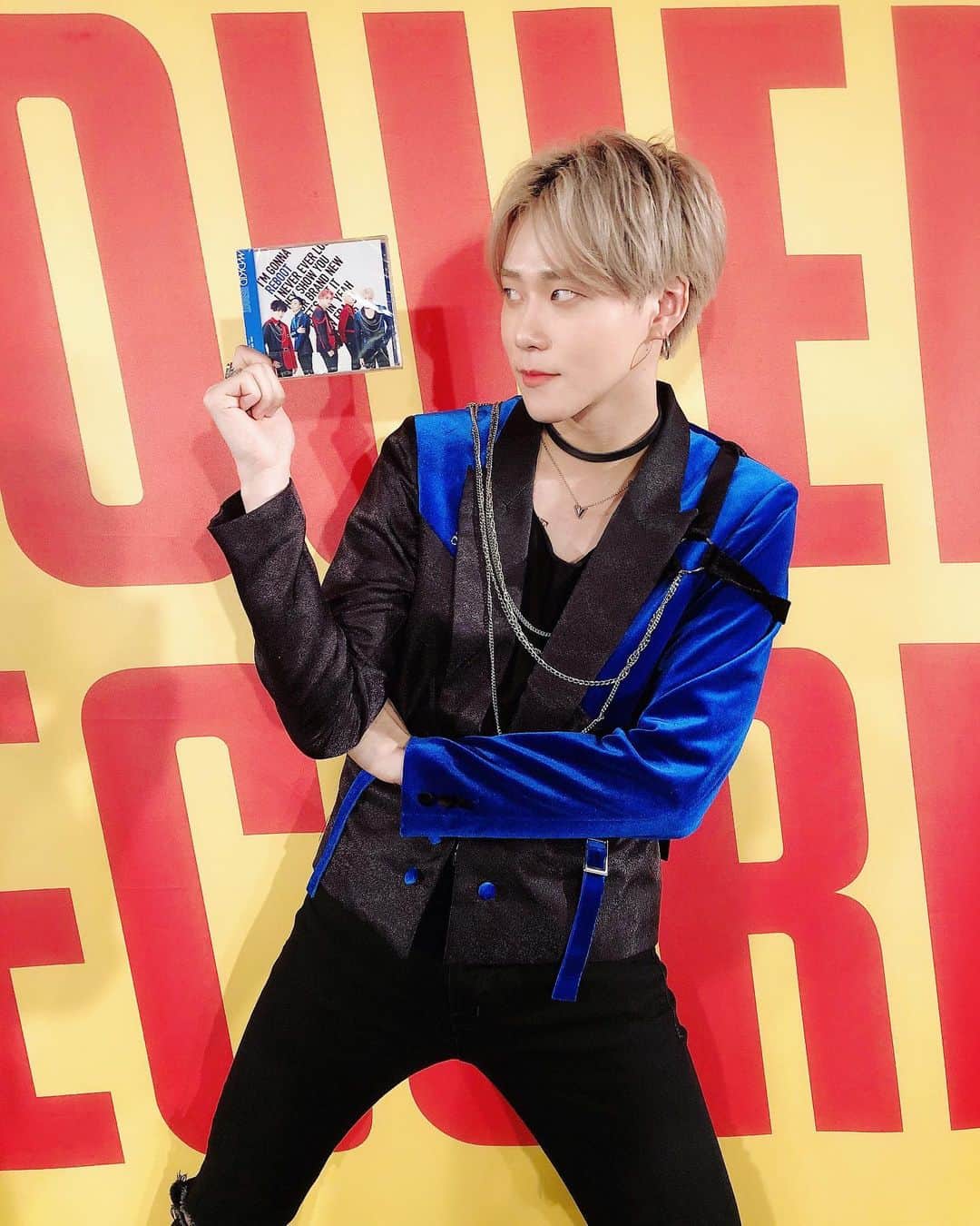 YUKIさんのインスタグラム写真 - (YUKIInstagram)「いろんなことを乗り越え、今日リリースすることができました CDを買わない時代であっても、こうやって自分達の想いを載せた版が出ることは、アーティストとしてとて毎回嬉しく思います。 この一枚を皮切りに今年も頑張ります☺︎  Our first E.P[Reboot] was released today. Thank u 4 supporting at this difficult time. I’m gonna work hard this year too <3」2月3日 20時55分 - zeeeeero_yuki_