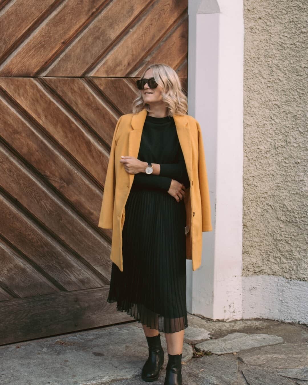 Kapten & Sonさんのインスタグラム写真 - (Kapten & SonInstagram)「'Bring your own sunshine.' ☀️ @judyaries combined some sunshine colors and our sunglasses Moscow Tortoise Dark Brown to her outfit! 😍 #bekapten #kaptenandson⁠ .⁠ .⁠ .⁠ #sunglasses #spring #outfitinspo #fashion #style #ootd #austria #sunshine #inspo #citylook #casual」2月3日 21時01分 - kaptenandson