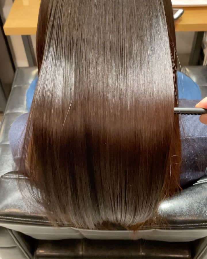 藤村結衣のインスタグラム：「． 髪の毛のメンテナンスに行ってきました〜！ 生き返って嬉しいです😌✌︎  #美容室 #髪質改善  #ヘアエステ #ヘアスタイル  #プレミアム髪質改善トリートメント」