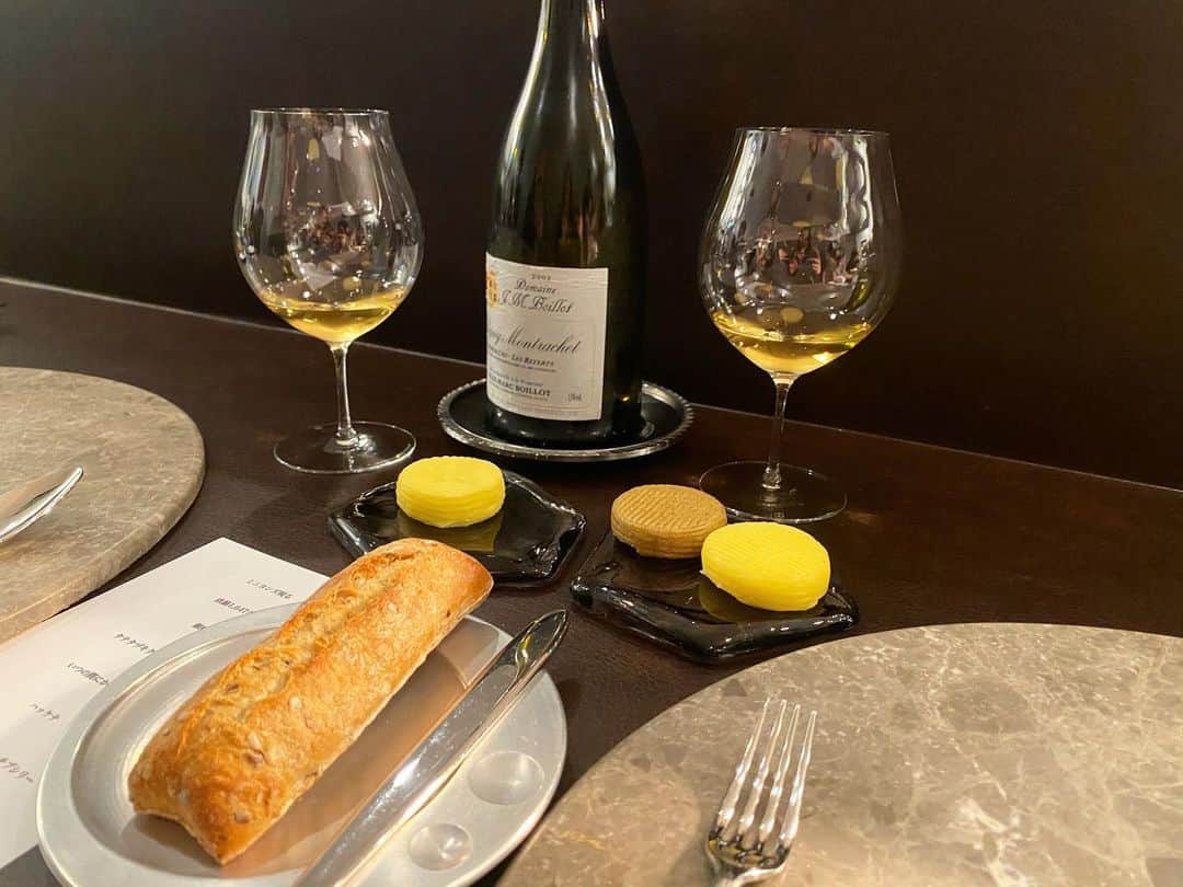 神宮 若奈さんのインスタグラム写真 - (神宮 若奈Instagram)「大量キャビアと大量トリュフ🤤💗 @restaurantlesigne . . . 写真に収まらないくらいの お料理とワインや日本酒が出てきたよw . お酒に詳しくなりたいなと思った🥂 . . #ginza #lesigne #truffe #caviar #french #dinner #casual  #wine #nihonshu #tokyo #カウンターのみ」2月3日 21時07分 - jinguwakana