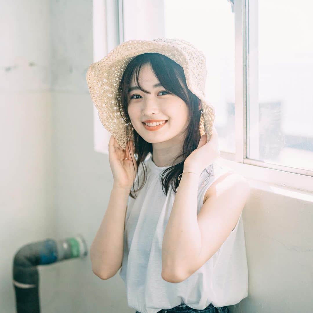 角川友紀のインスタグラム：「𓂃 ﻿ 過去pic②🪞👡 ﻿ ﻿ #季節感なくて #すみません #👒 #portrait #portraits #portraitphotography」