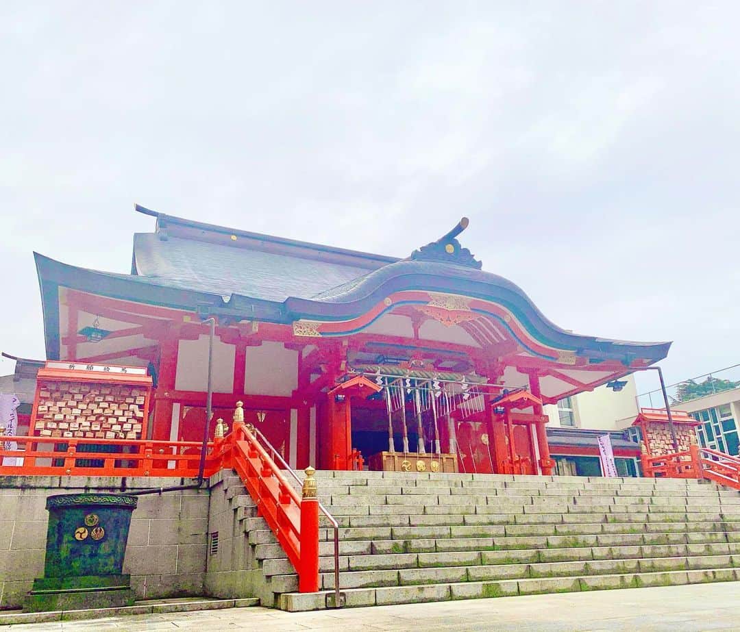 結城さなえさんのインスタグラム写真 - (結城さなえInstagram)「花園神社⛩ 少し前にお参りしてきました☺️ 朝の雨上がりの清澄な空気。 最高に気持ちよかったです。 日頃のお礼をして、、、お仕事と家族の健康を祈念しておみくじを引いたら、なんと👏🏻 今のわたしに必要なお言葉をくださったんだ思います。 ありがたくいただき、前に進みます。  #花園神社 #新宿 #雨上がりの空  #朝 #おみくじ #大吉 #福豆 #節分　にいただきました #shrine #japaneseculture」2月3日 21時37分 - yuukisanae