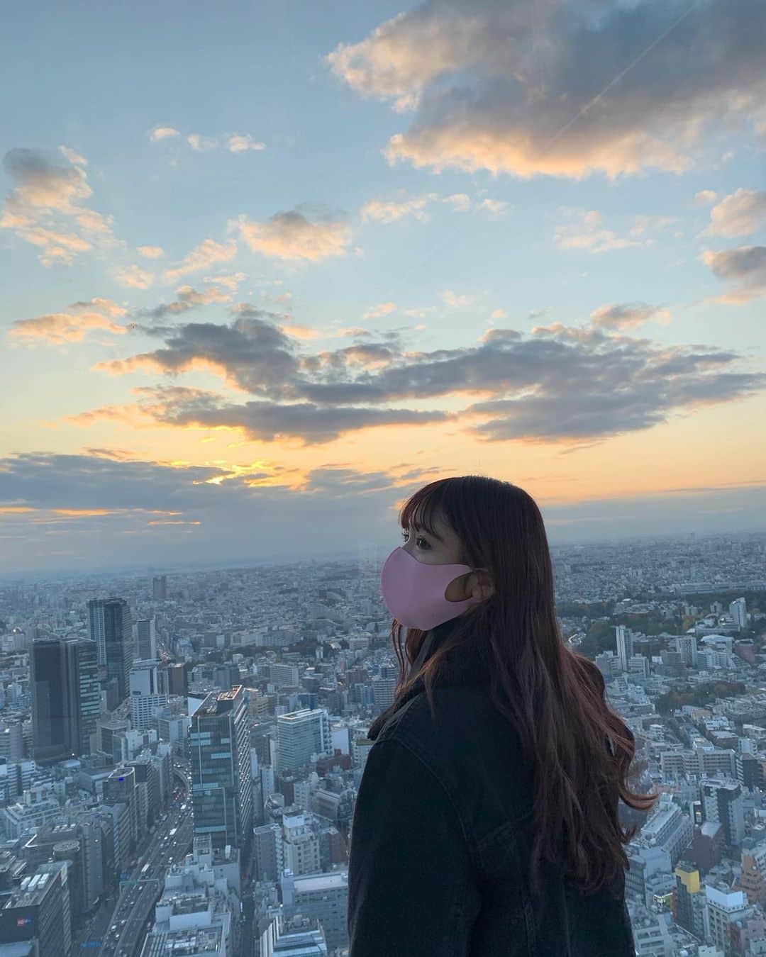 津代美月さんのインスタグラム写真 - (津代美月Instagram)「. 綺麗すぎる… 久しぶりに 質問答えようかな  質問待ってる ～ 🦭  #渋谷 #渋谷スカイ  #夜景」2月3日 21時34分 - __tsushiromizuki