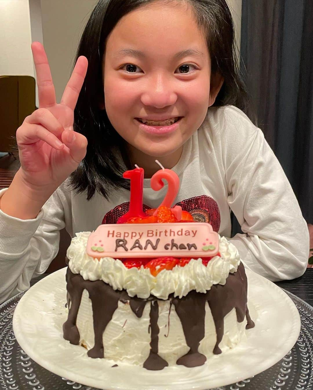 宮里優作さんのインスタグラム写真 - (宮里優作Instagram)「娘12歳になる！ おめでとう㊗️🎉🎊 早いな〜😭😭😭 #誕生日 #自分でデコる #もうすぐ中学生 #いつもなら節分の日 #息子は何故か不機嫌」2月3日 21時37分 - yusakumiyazato_official