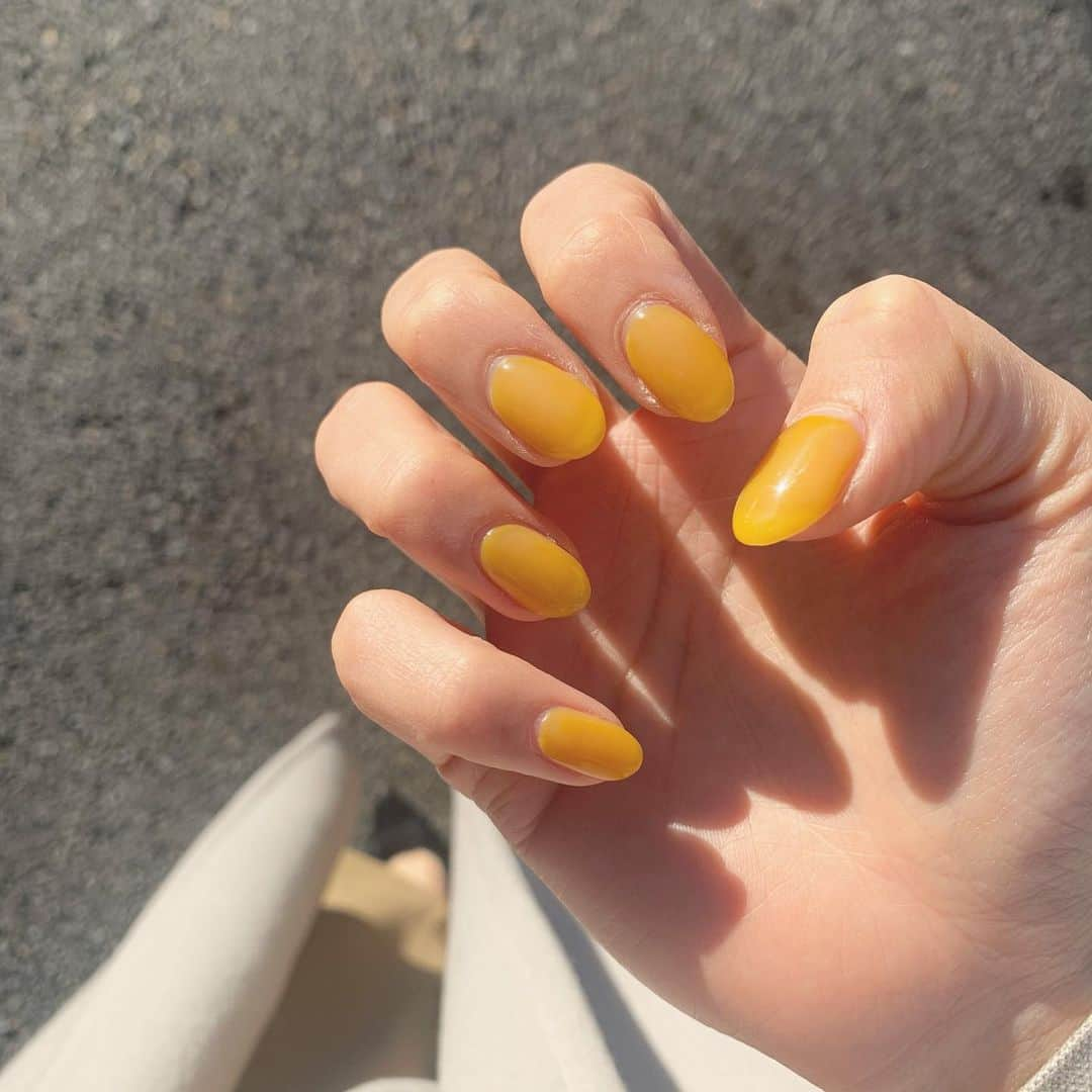 宮原望のインスタグラム：「Favorite color 🌼 #yellow」