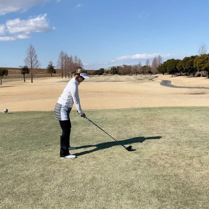 楠本彩乃 のインスタグラム：「. ちょっとゴルフ良くなってきた🏌️‍♀️ バーディー数とボギー数同じなのは 腹立つけどね🤪 . #golf #golfswing  #golfer #ゴルフ #ゴルフ女子 #ゴルフスイング #ゴルファー #ゴルフ練習 #あやゴル #ゴルフ場 #골프  #女子ゴルファー #デサントゴルフ #골프스윙 #大宮カントリークラブ」