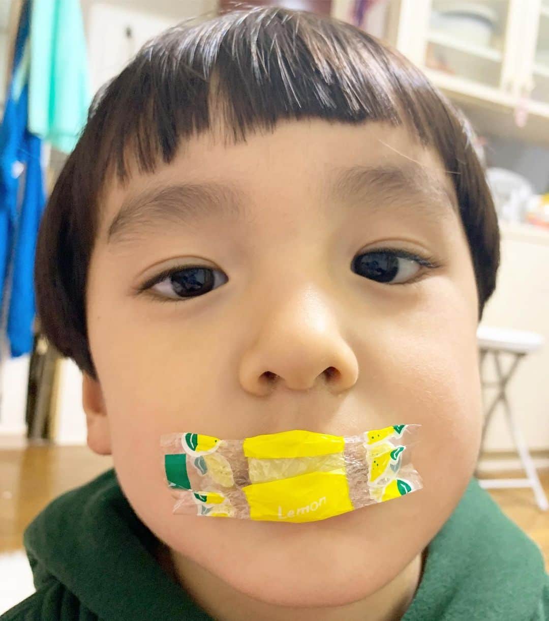 山口尚美のインスタグラム：「くっついちゃったね🍋」