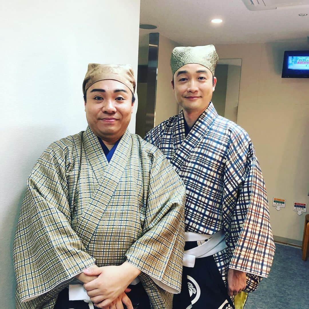 尾上菊之丞さんのインスタグラム写真 - (尾上菊之丞Instagram)「明日2月4日22時30分〜 藤間勘十郎さんとインスタLIVEを開催❗️  2人で始めたオンラインサロンの話を中心に歌舞伎や日本舞踊の話など、思うままにお話しさせていただきます。 是非ご参加ください！  #藤間勘十郎 #尾上菊之丞 #k2theatre #歌舞伎 #日本舞踊 #オンラインサロン #古典芸能 #インスタライブ」2月3日 21時42分 - kikunojoonoe3