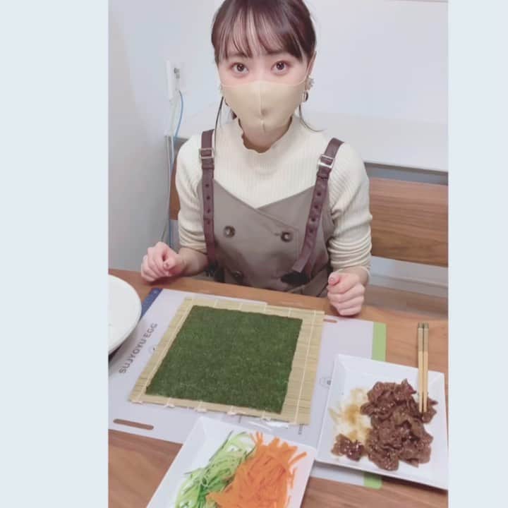 樋渡結依のインスタグラム：「昨日は節分だったので食べてみたかったキンパ風海苔巻きを自分で作ってみたよ〜😊  #キンパ作り  #キンパ風海苔巻き  #おうちごはん  #家ごはん  #料理女子になりたい  #料理動画初心者  #norimaki  #kinpa  #cookingram」