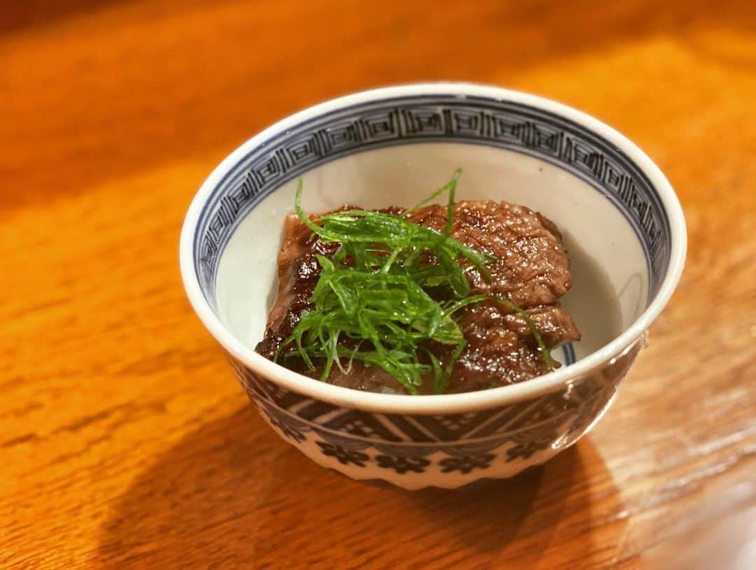 謝依旻さんのインスタグラム写真 - (謝依旻Instagram)「先月、京都で食べた肉料理が美味しすぎて🥩✨思い出しただけでヨダレが出そう...😅  早くまた食べに行きたいなぁ~  上個月在京都吃的「肉料理」真的是太好吃了...❤️  看看照片回味一下✨好想趕快再去吃～～😋  #京都　#京都グルメ #肉料理かなえ  #肉料理  #牛真偉大」2月3日 21時48分 - igo_1116