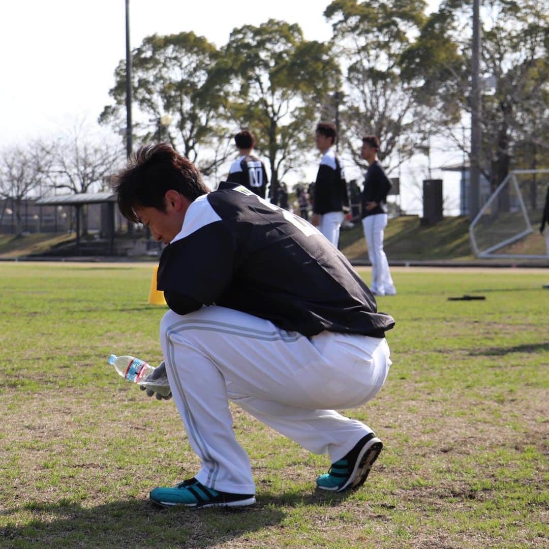 和田毅さんのインスタグラム写真 - (和田毅Instagram)「⚾️ 第1クール終了。 初日70球。2日目104球。 連投したのも久しぶりでしたし、第1クールに100球超えたのは初めてじゃないかな。 ランニングもしっかりできていますし、まだ3日間ですがいい練習ができてます。 #明日はお休み #明後日からも #頑張ります」2月3日 21時59分 - tsuyoshiwada.21