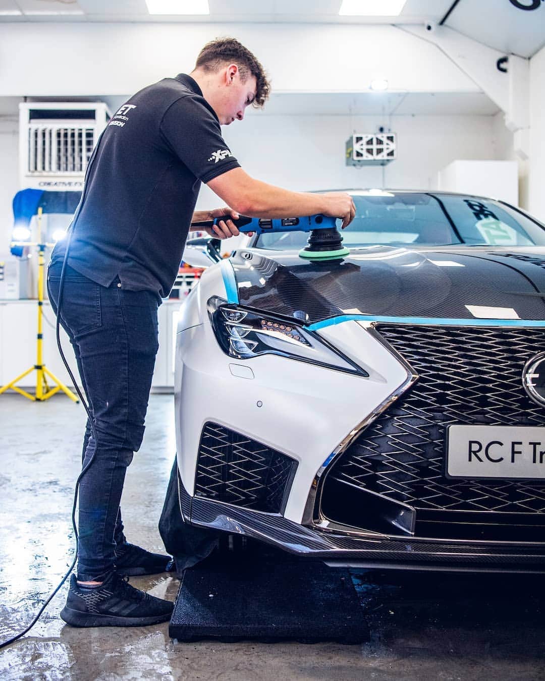 Lexus UKさんのインスタグラム写真 - (Lexus UKInstagram)「To protect the special paintwork of the one-off #LexusRCF Track Edition 'Hakuji', @CreativeFXPPF covered the entire body in high-quality Xpel protective film.  Invisible to all but expert eyes, the elastomeric polyurethane film preserves the Hakuji edition’s unique combination of satin and gloss finishes, while allowing the exterior to be treated as a single entity when cleaning.   What’s more, the film’s self-healing property and resilience to ultraviolet light means it is guaranteed to protect the car’s visual appeal for the next ten years.  Intrigued to know more? Click the link in our bio.  Photo credit: @Jayson.Fong  #Design #CarDesign #LexusPerformance #Automotive #Lexus #LexusF #CarsofInstagram #Performance #Detailing @CreativeFXWrap」2月3日 22時04分 - lexusuk