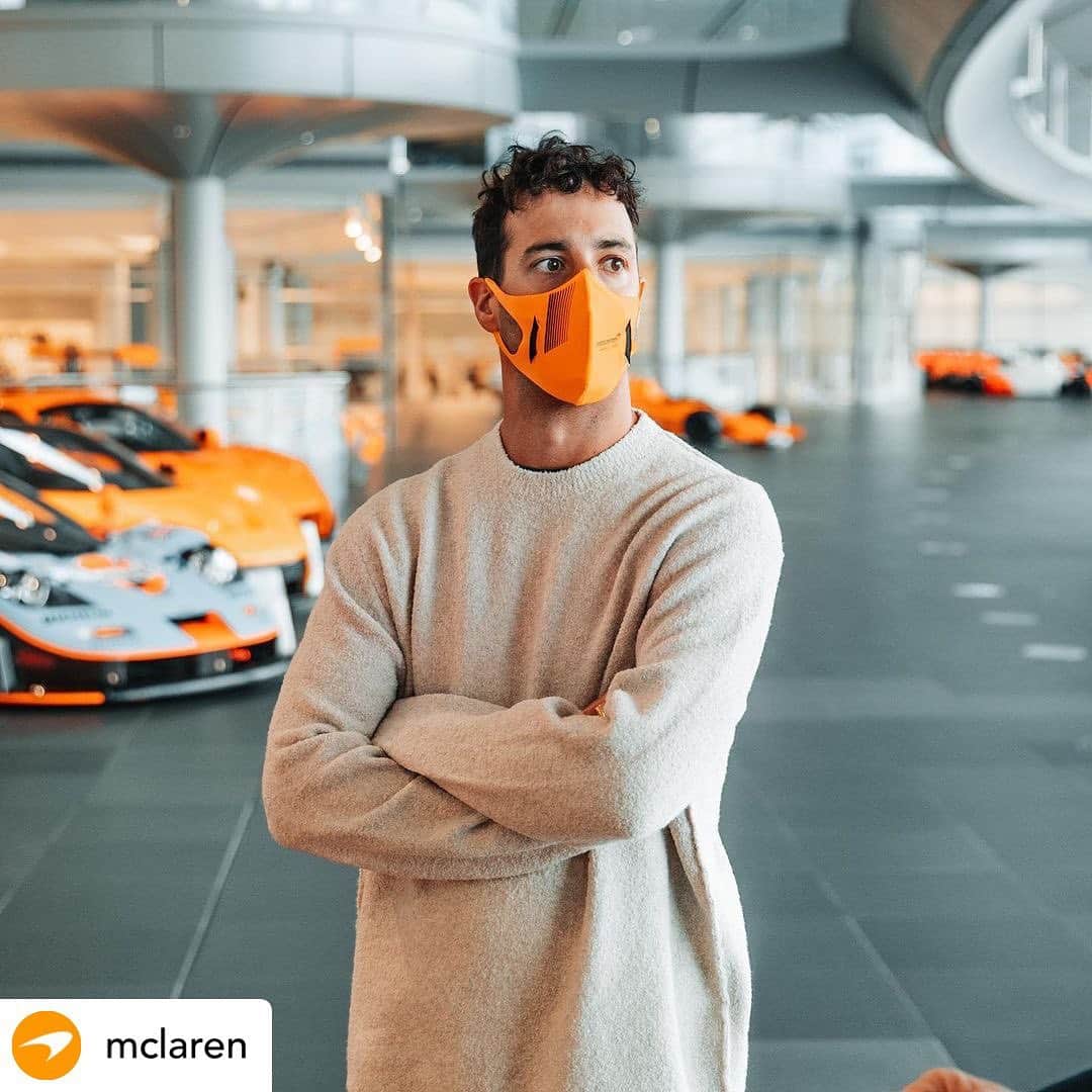 F1さんのインスタグラム写真 - (F1Instagram)「G’day Mr Ricciardo 😉   Who’s looking forward to the Honey Badger racing for McLaren in 2021? 🤩  📸 #Repost x @mclaren   #F1 #Formula1 #DanielRicciardo #McLaren」2月3日 22時10分 - f1