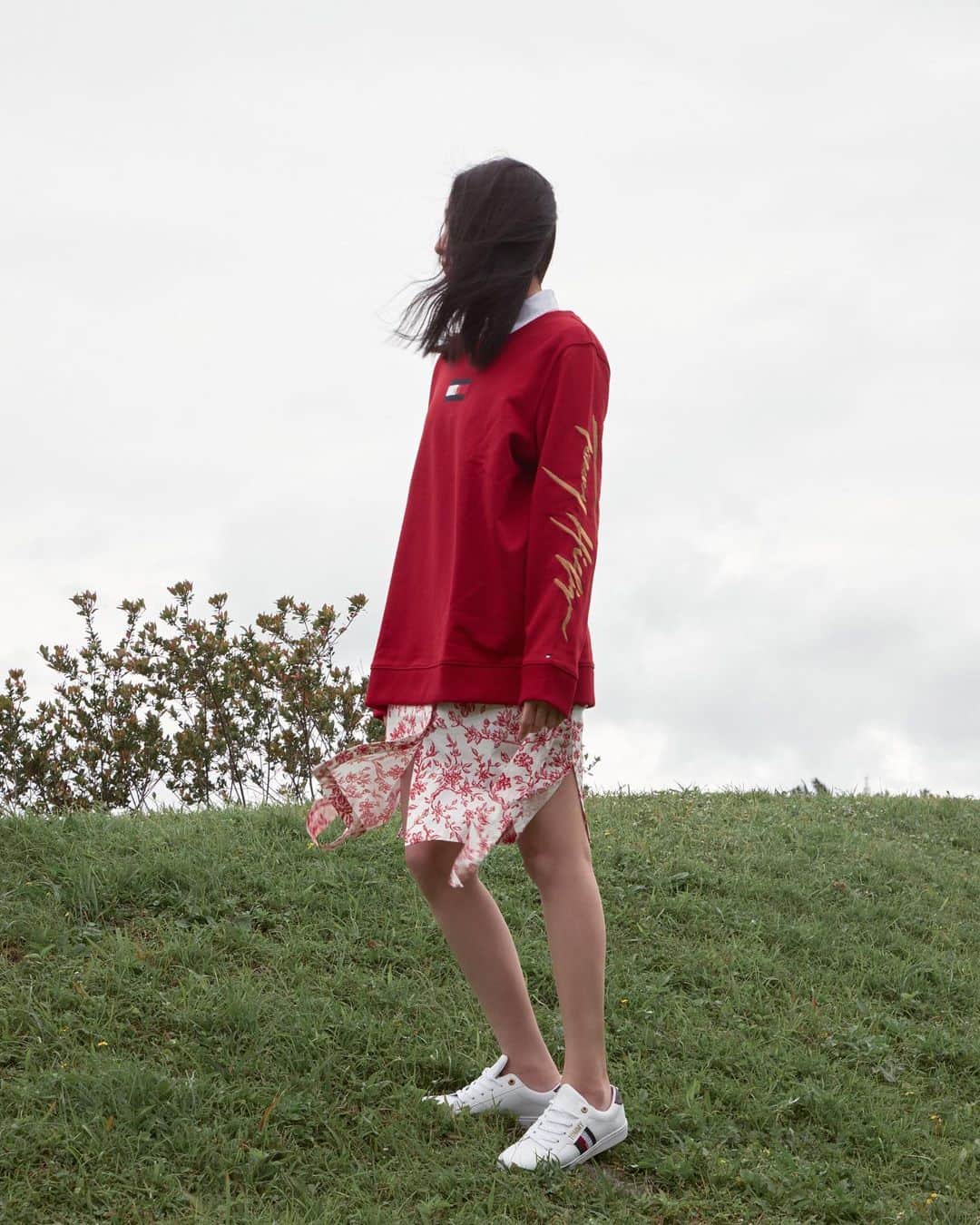 林映唯のインスタグラム：「過年（打牌）就決定穿這樣 #紅紅火火  @TOMMYHILFIGER #TOMMYHILFIGER #LunarNewYear」
