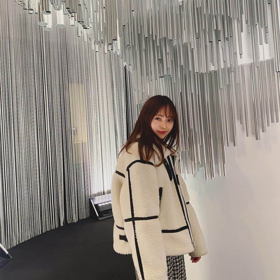 のインスタグラム：「あけましておめでとうございます🥰 気づいたら4ヶ月ぶりの更新でびっくりしちゃう🤭 最近は毎日ライブ配信してます〜 そんなステイホーム🏠 今年もよろしくお願いします🤲」