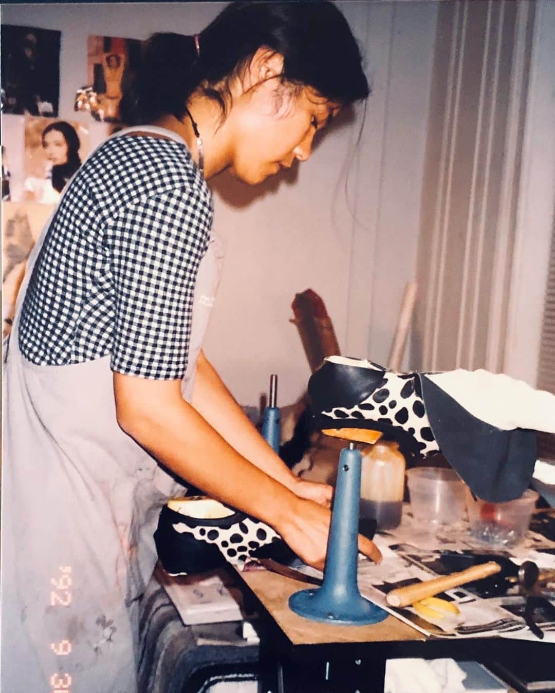 チエミハラさんのインスタグラム写真 - (チエミハラInstagram)「This is me in 1992, it was 10 years before launching my first Chie Mihara collection!! Back then I was an accessory design student in NYC! How fun ✨ Always chase your passion it will take you to the right places! 💪🏼 . . . #chiemihara #chie #ilovemychies #madeinspain」2月3日 22時41分 - chiemihara