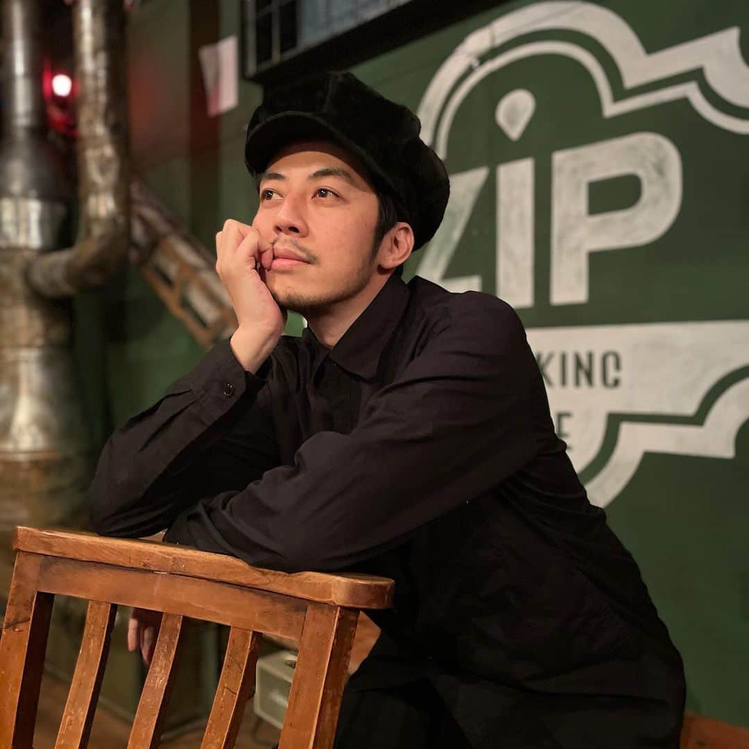 東野幸治のインスタグラム：「教団プペルの神は今、何を想う。」