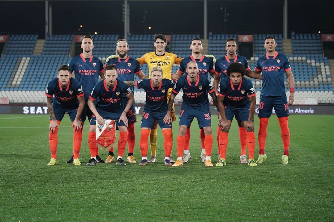 アレイクス・ビダルのインスタグラム：「Estamos en semis! Desearle todo lo mejor para la temporada a mi @udalmeria ❤️」