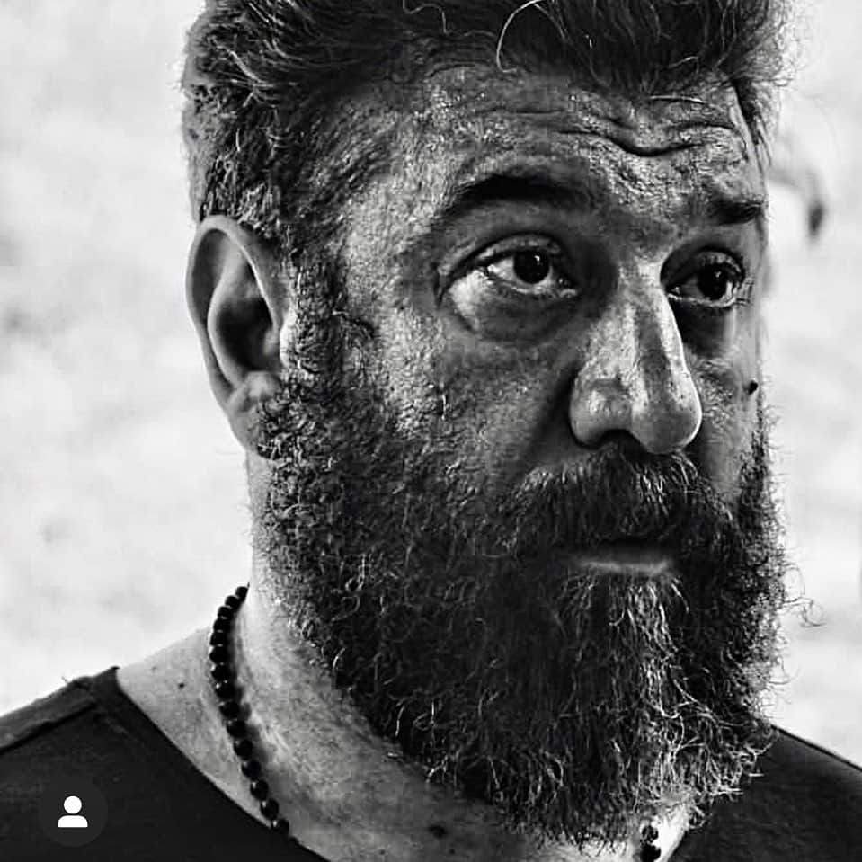 ムフサン・ムサルマンのインスタグラム：「روحت شاد🖤」