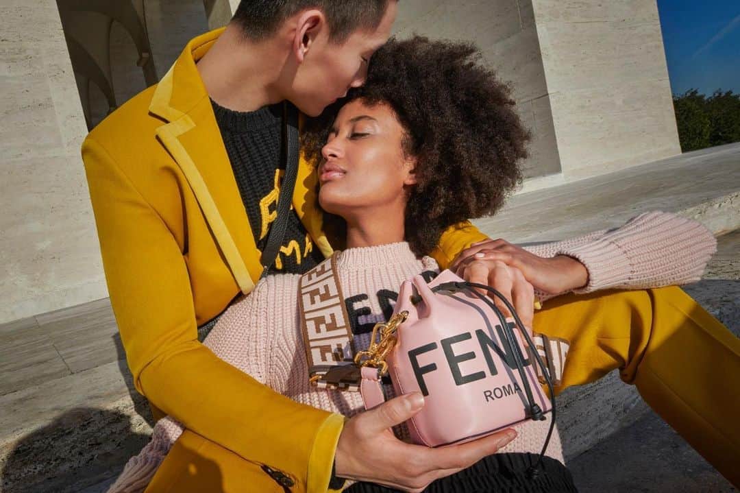 Fendiのインスタグラム：「LOVE IS LOVE  Prepare to spread the love. Valentine’s Day is the perfect occasion to spoil that special someone – including yourself – with a uniquely stylish gift. Get inspired with the latest #Fendi finds at the link in bio.」
