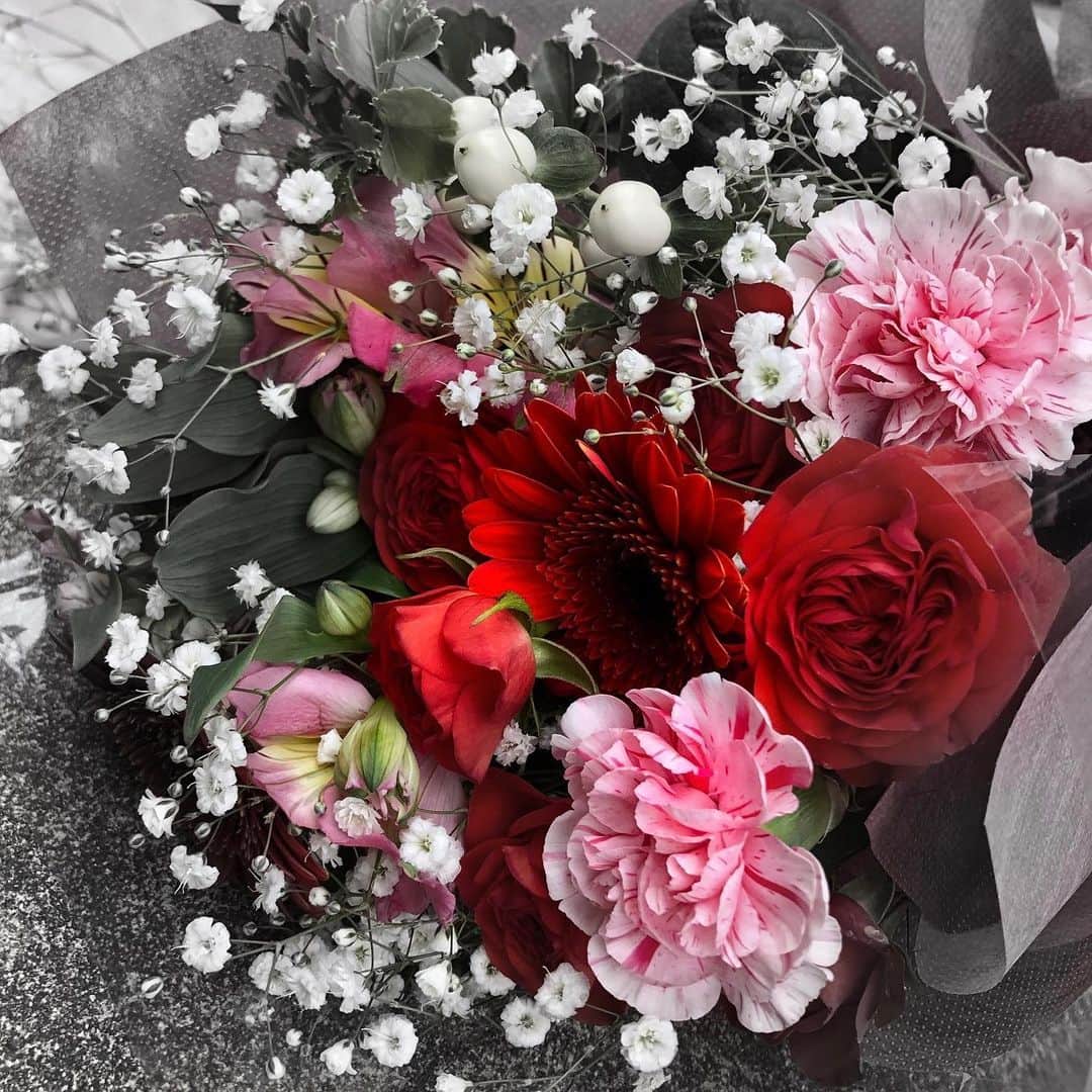 えまぽち(穂波エマ)のインスタグラム：「🌹🖤🌹🖤」