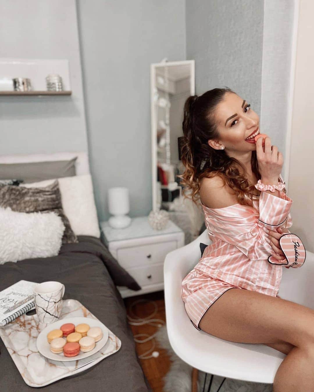 SHEINのインスタグラム：「Carefree livin' 🎀  @katerinakratira  Shop Item #: 573086  #SHEINgals #SHEINstyle #SHEINSS21 #SHEINathome」