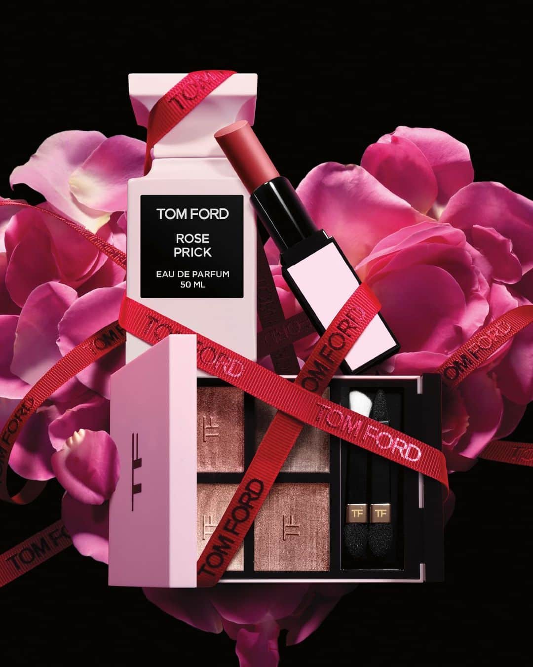 トムフォードさんのインスタグラム写真 - (トムフォードInstagram)「A bloom of hope. Discover the new Rose Prick collection – a limited-edition color series inspired by the piercingly beautiful Private Blend scent. @tomfordbeauty #TOMFORD #TFROSEPRICK #TFGIFTS」2月3日 23時27分 - tomford