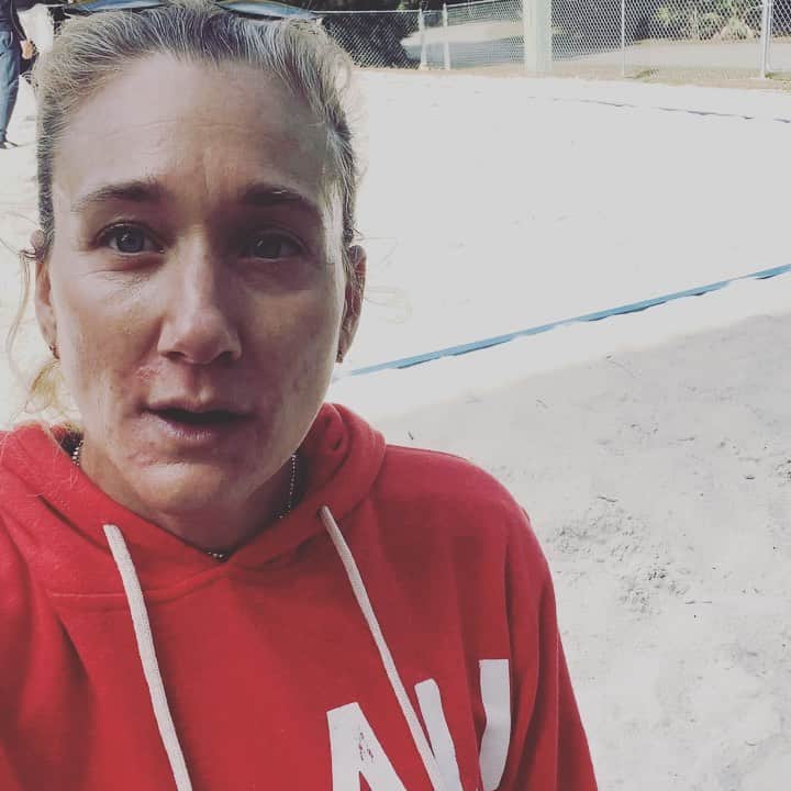 ケリー・ウォルシュ・ジェニングスのインスタグラム：「Today is National Girls & Women in Sports Day and I am proudly partnering with @DicksSportingGoods to celebrate 🥳Sports have had an immeasurable impact on my life, and we are all truly #StrongerWithSports 💪🥰🙏 Share your #StrongerWithSports journey, tagging @DicksSportingGoods and the women & girls in your life to do the same! #NGWSD #ad」
