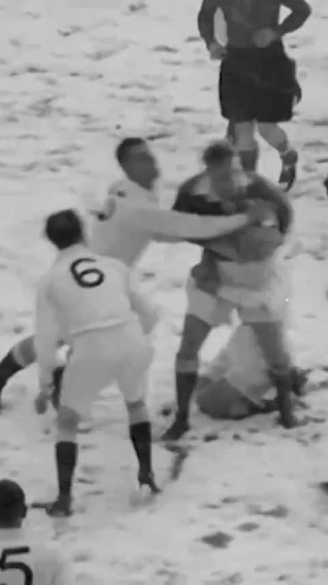 ラグビーイングランド代表のインスタグラム：「Hoping for better conditions this weekend than in 1952 at @twickenhamstadium 🥶   #EnglandRugby150 #CalcuttaCup #ENGvSCO #rugby #sport #GuinnessSixNations #history」