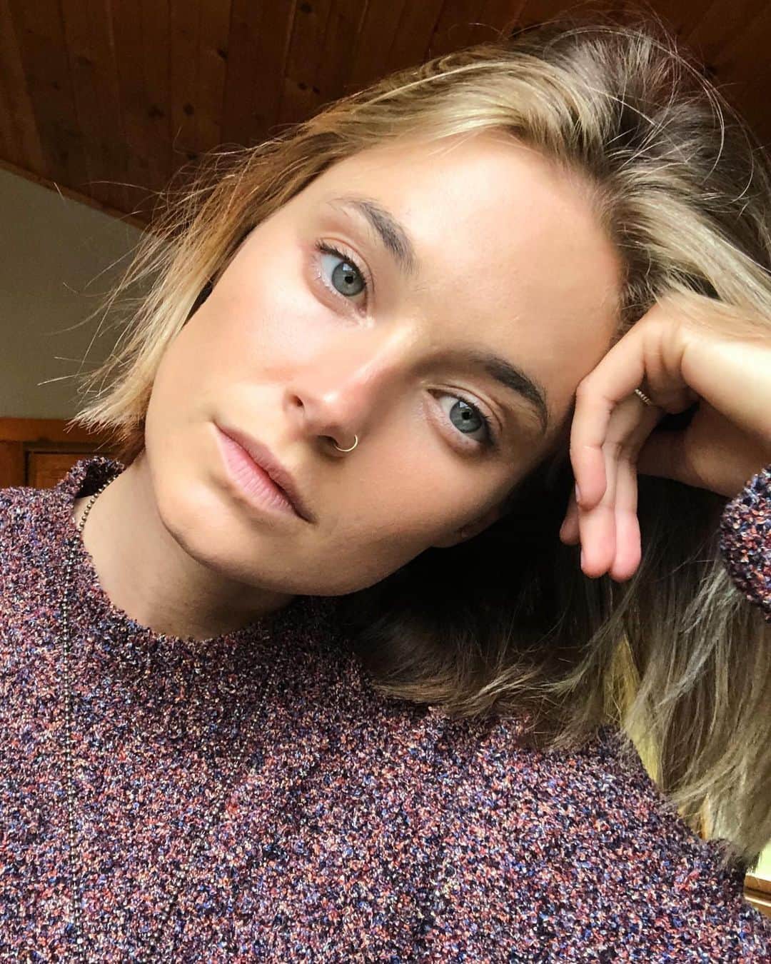 ブリジット・マルコムのインスタグラム：「~Puts on makeup one time~」