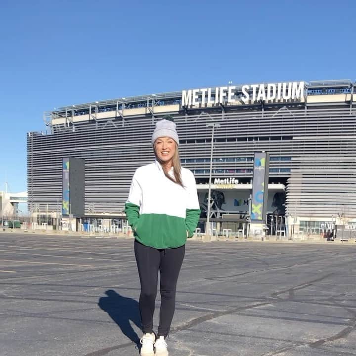 Jets Flight Crewのインスタグラム：「Here’s what National Girls & Women In Sports Day means to us 💪」
