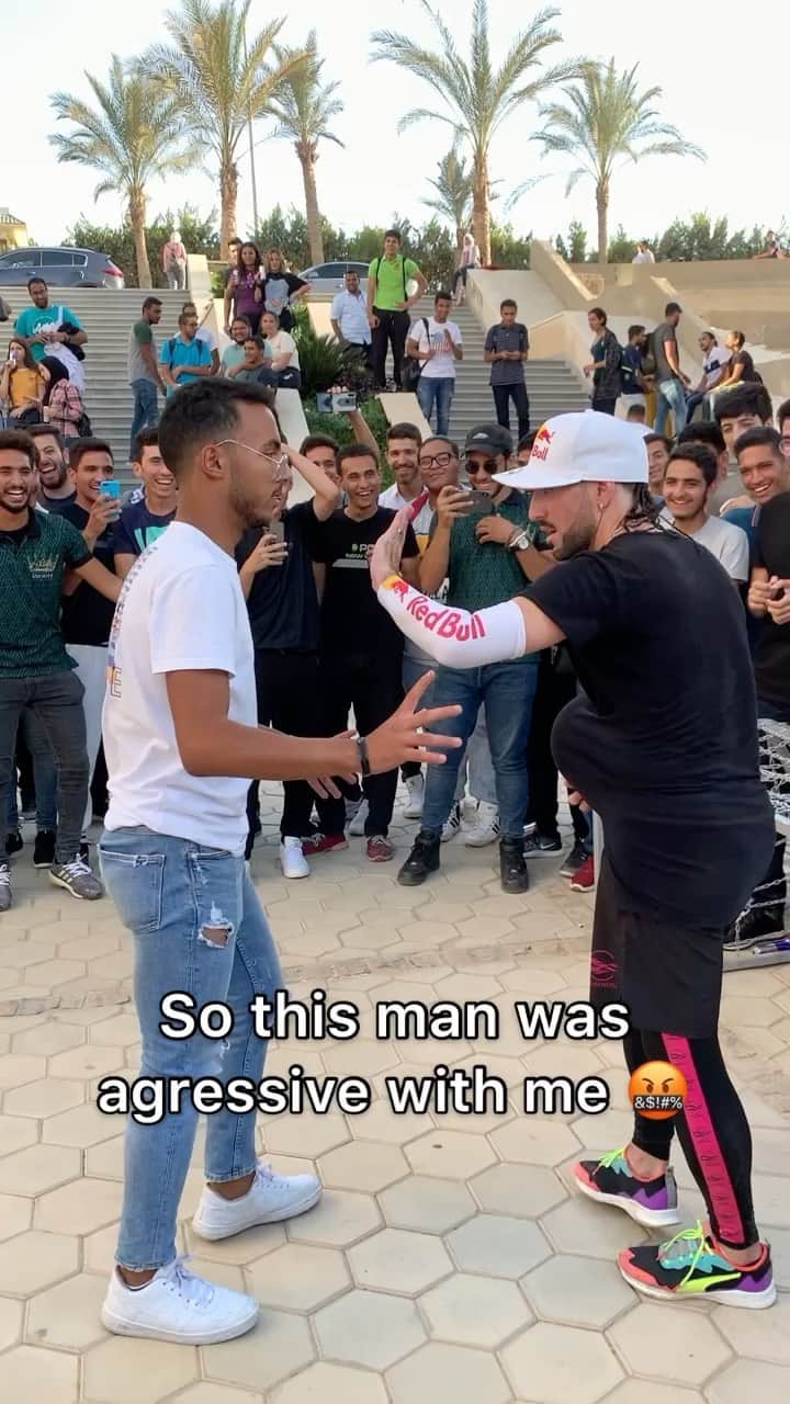 のインスタグラム：「We are not in a ring 🤬 Egypt love you 🇪🇬 #football #egypt #seangarnier #urbanballer」