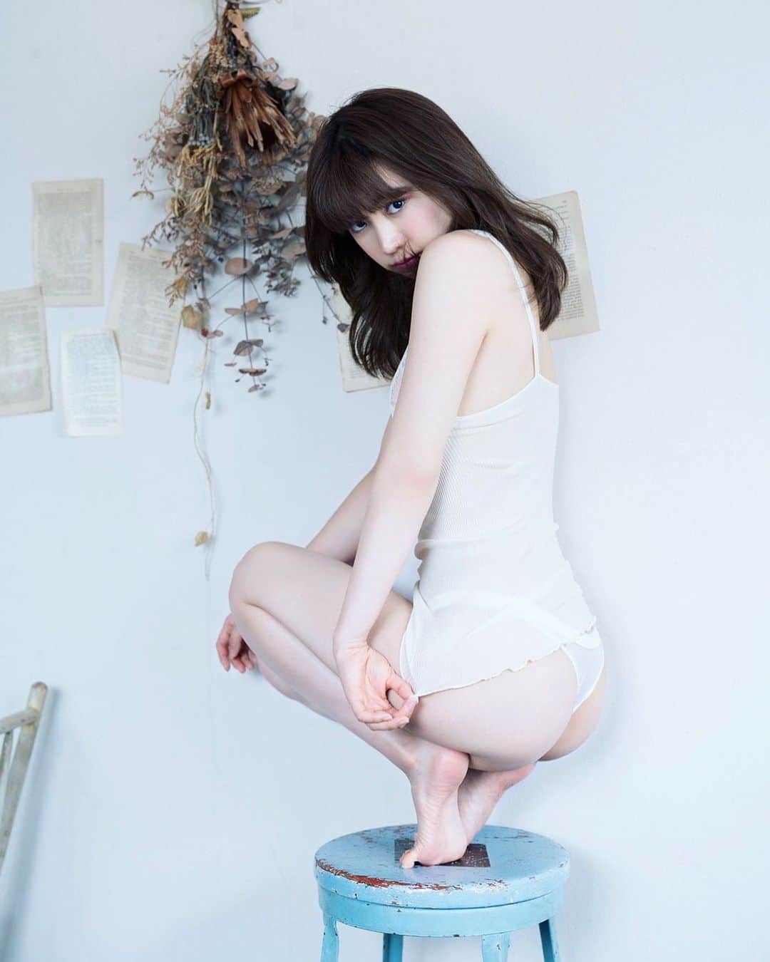 源藤アンリのインスタグラム：「髪が鼻に突き刺さってます🤍🌙🐰 #グラビア #アザーカット #ANRI #写真集」